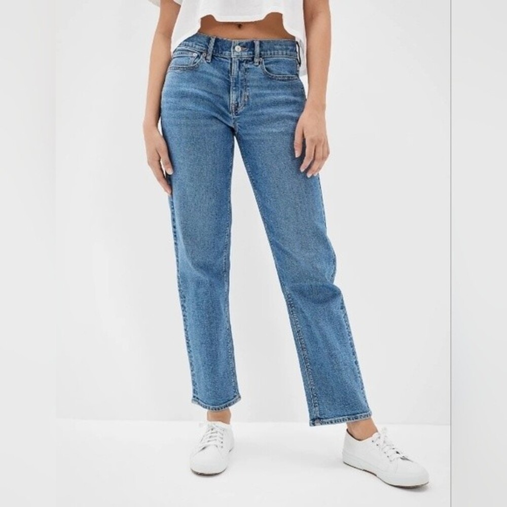American Eagle 90s straight jeans size 4